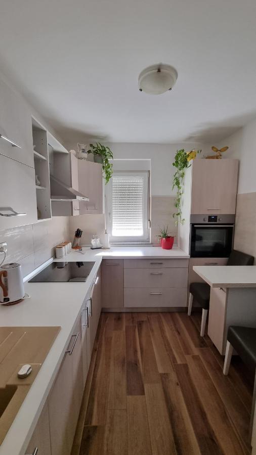 Apartman Ori Umag Eksteriør bilde